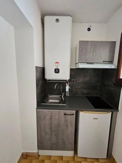 Studio Cabine Clim Wifi Parking Draps - 1 Etoile - Self Check-In Possible La Grande-Motte Eksteriør billede